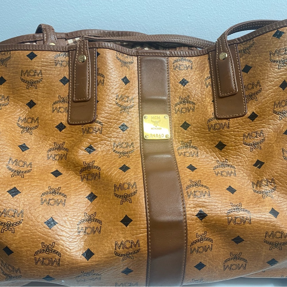 MCM Large tote good condition